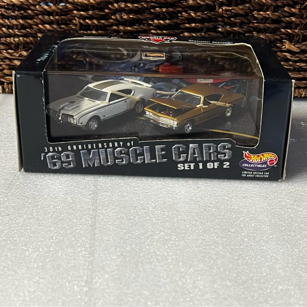1998 Hot Wheels 30th Anniversary Muscle Cars Set 1 of 2 Collectible